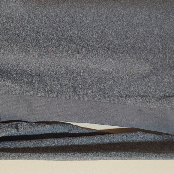 Danskin Now Women's Long sleeve workout shirt - Picture 3 of 6